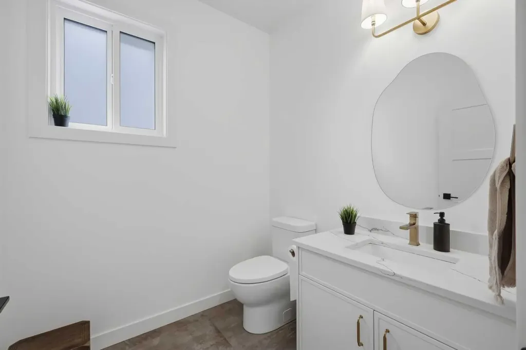 6 Mitchell Crescent Blackfalds AB T4M 0H4