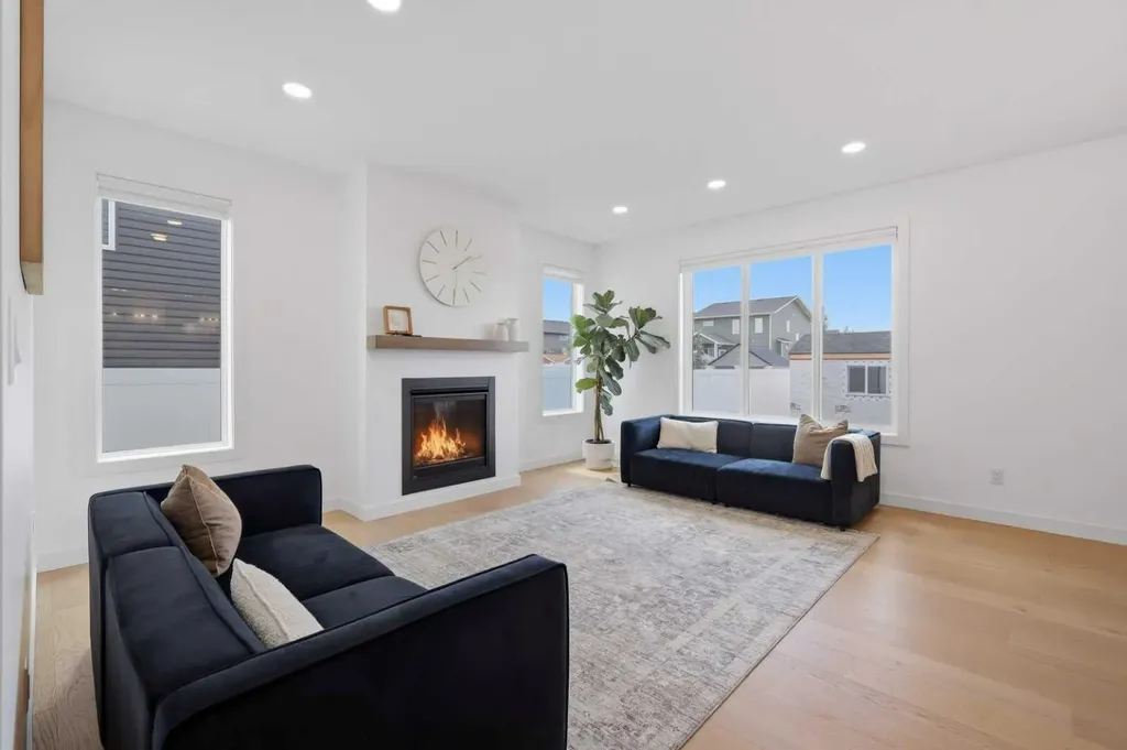 6 Mitchell Crescent Blackfalds AB T4M 0H4