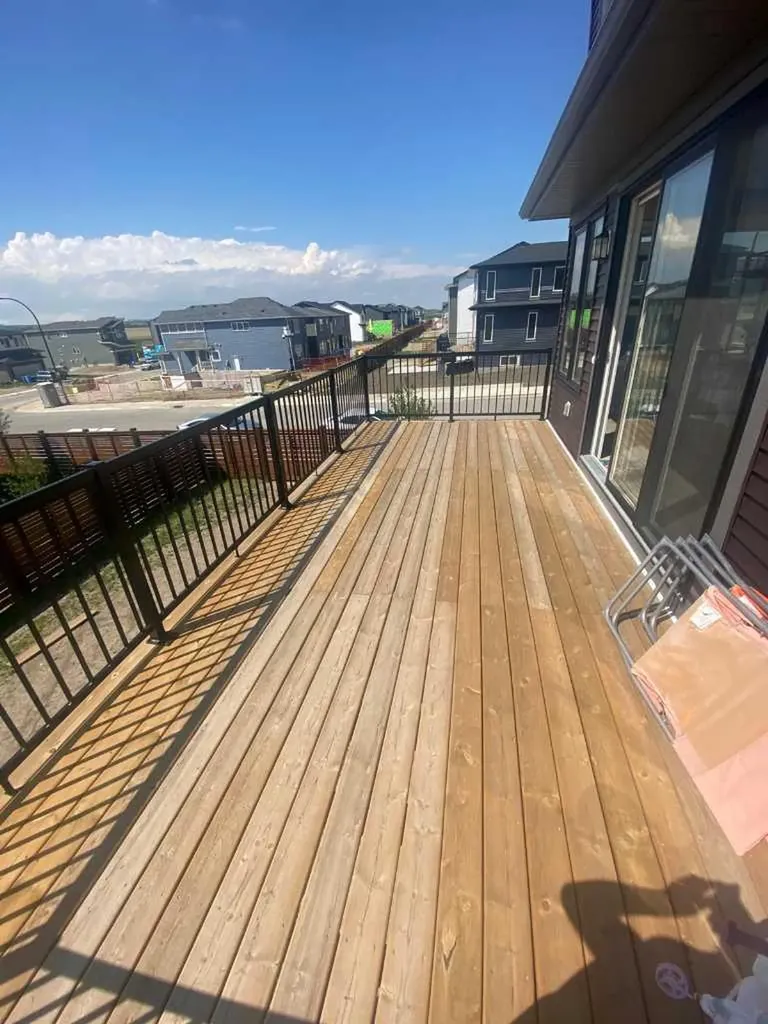 305 Lucas Place NW Calgary AB T3P 2E4