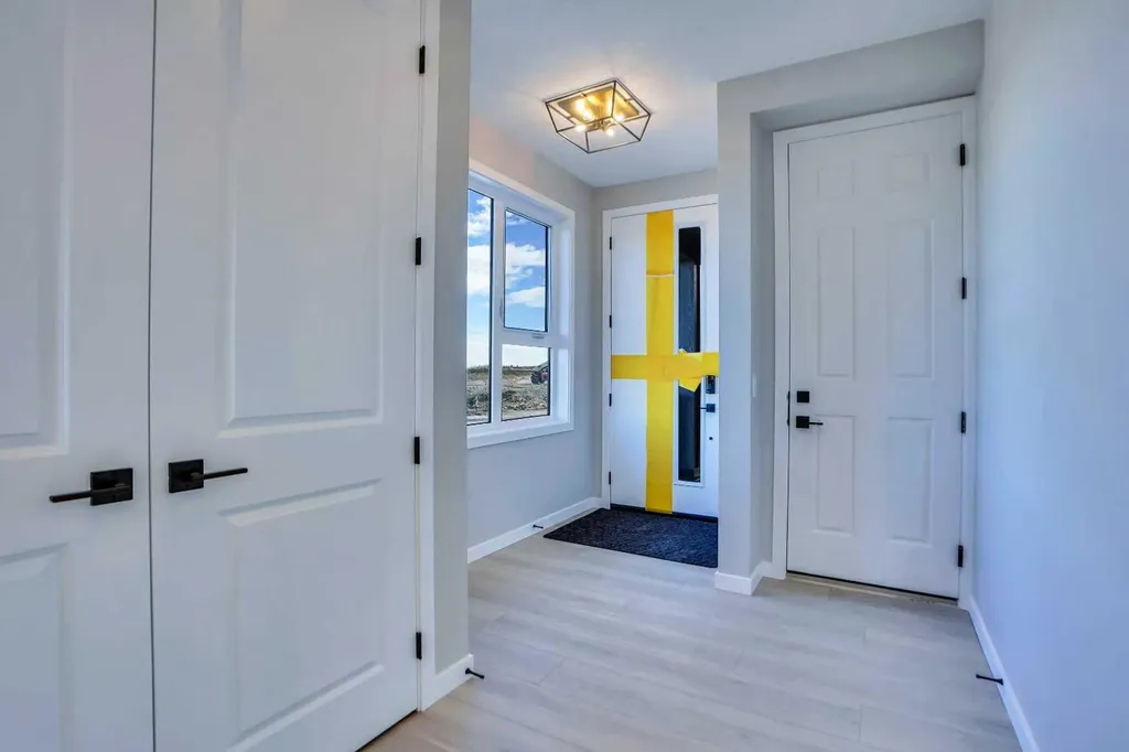 305 Lucas Place NW Calgary AB T3P 2E4