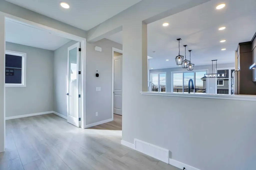 305 Lucas Place NW Calgary AB T3P 2E4