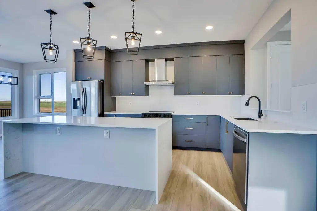 305 Lucas Place NW Calgary AB T3P 2E4
