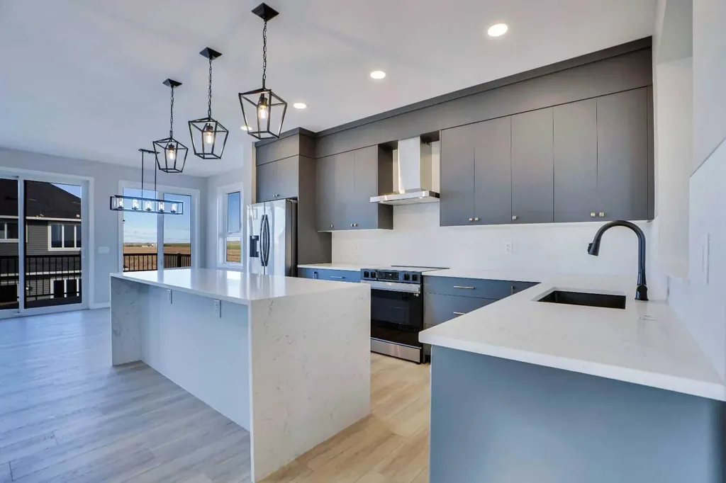 305 Lucas Place NW Calgary AB T3P 2E4
