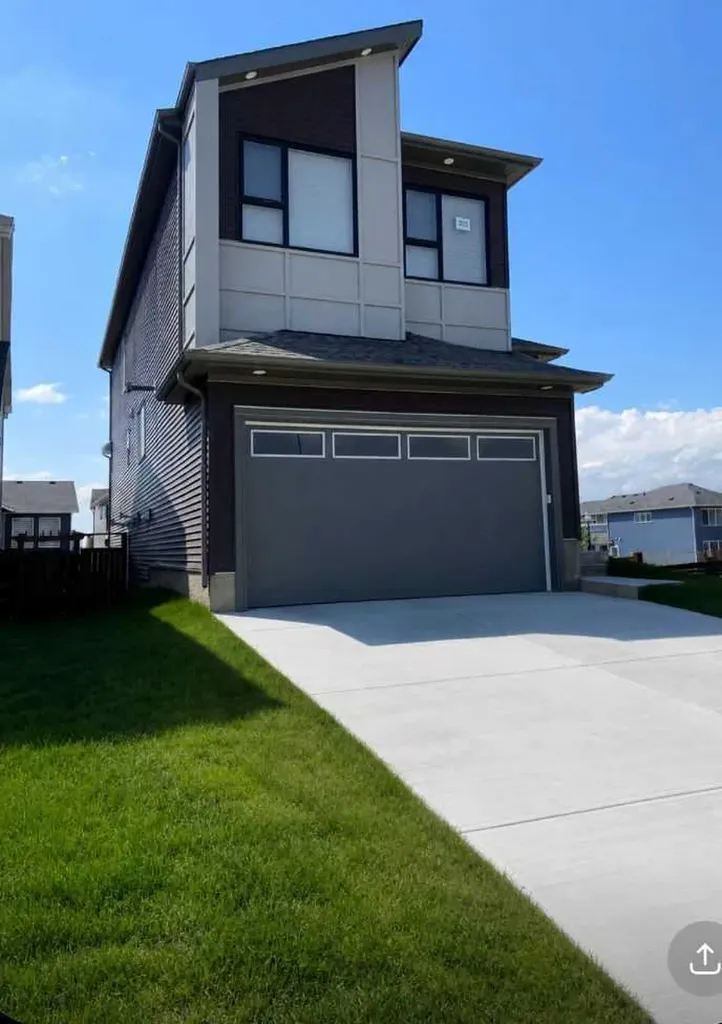 305 Lucas Place NW Calgary AB T3P 2E4