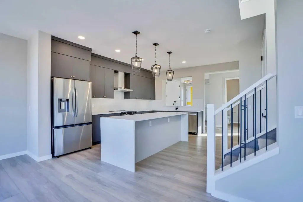 305 Lucas Place NW Calgary AB T3P 2E4