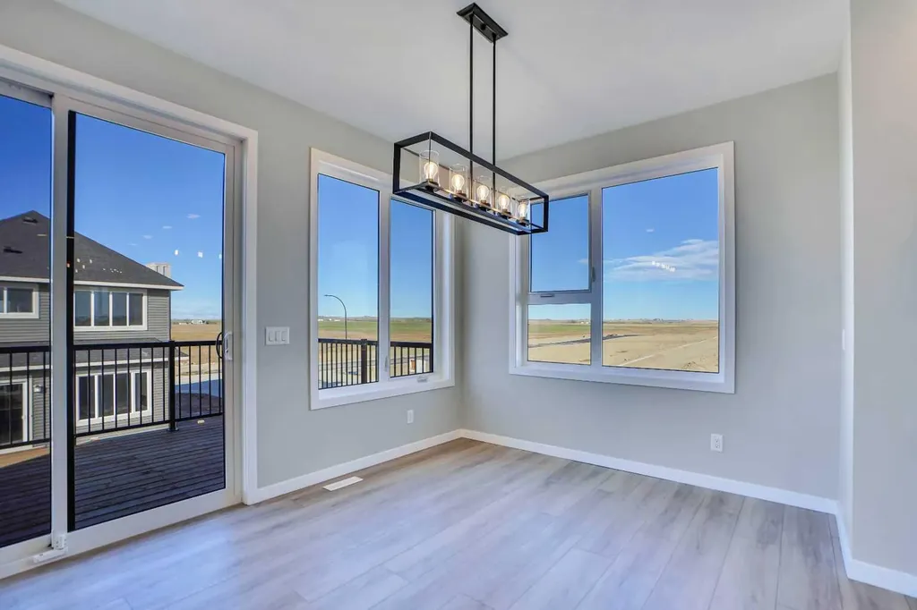 305 Lucas Place NW Calgary AB T3P 2E4