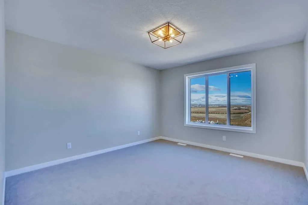 305 Lucas Place NW Calgary AB T3P 2E4