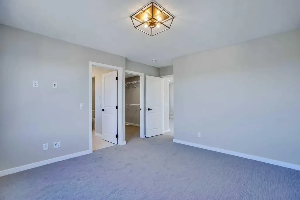 305 Lucas Place NW Calgary AB T3P 2E4