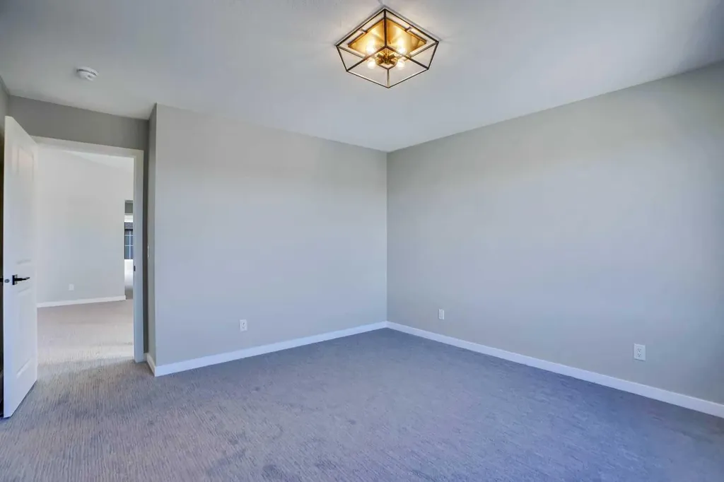 305 Lucas Place NW Calgary AB T3P 2E4