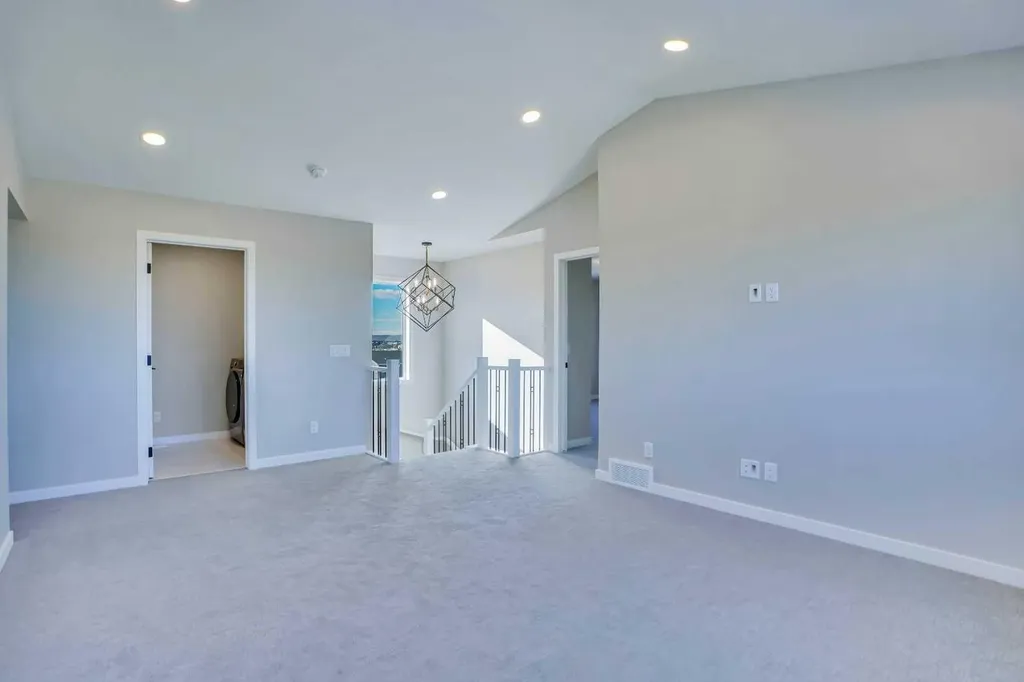 305 Lucas Place NW Calgary AB T3P 2E4