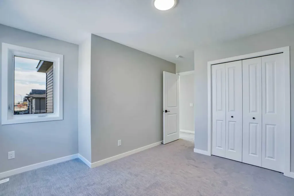 305 Lucas Place NW Calgary AB T3P 2E4