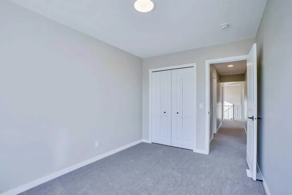 305 Lucas Place NW Calgary AB T3P 2E4