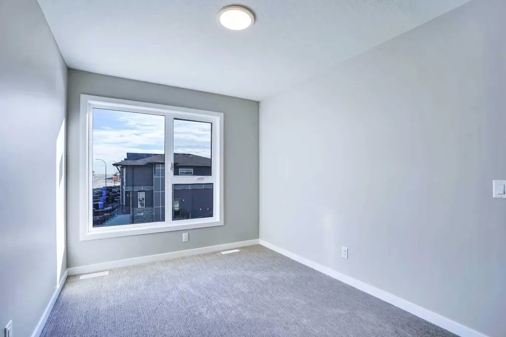 305 Lucas Place NW Calgary AB T3P 2E4