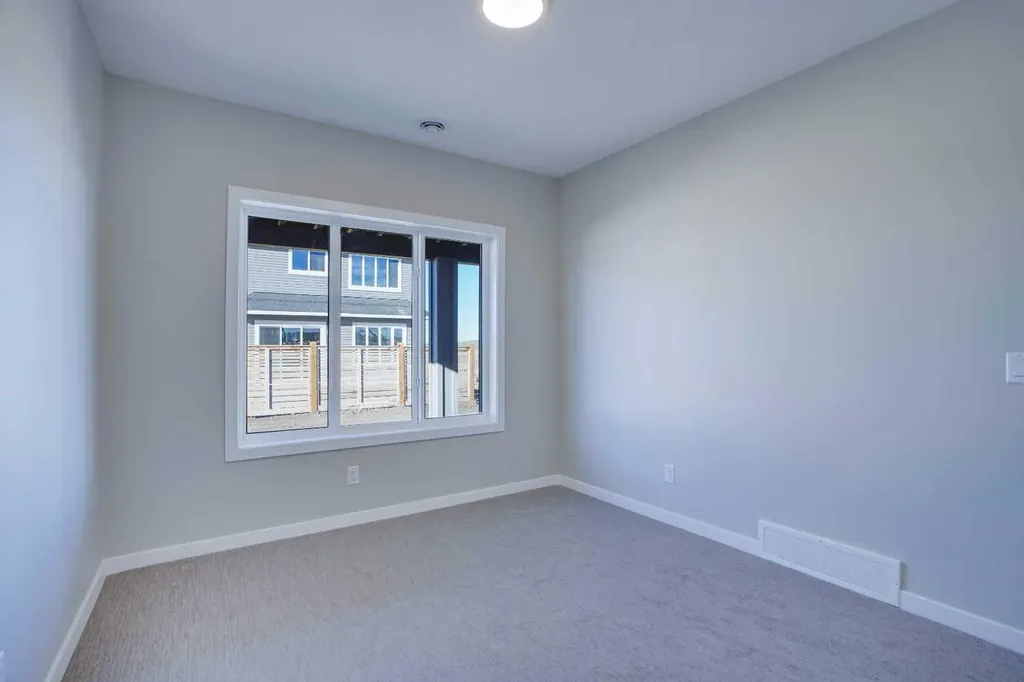 305 Lucas Place NW Calgary AB T3P 2E4