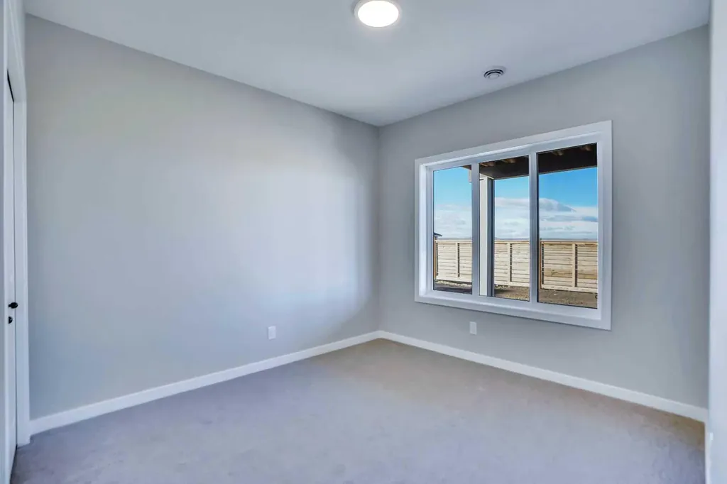 305 Lucas Place NW Calgary AB T3P 2E4
