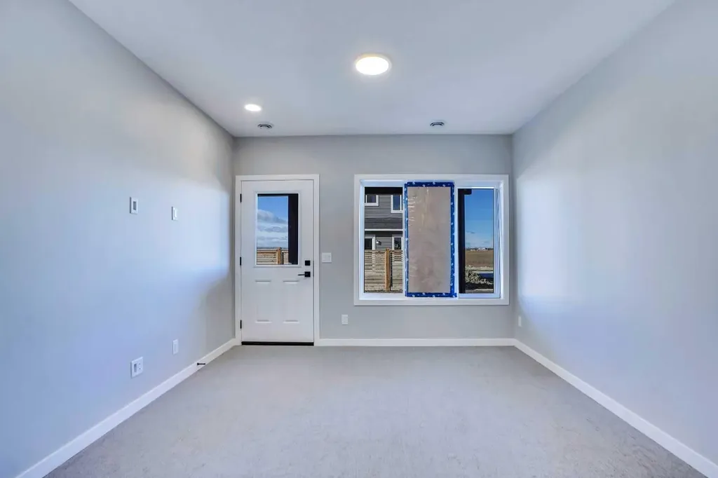 305 Lucas Place NW Calgary AB T3P 2E4