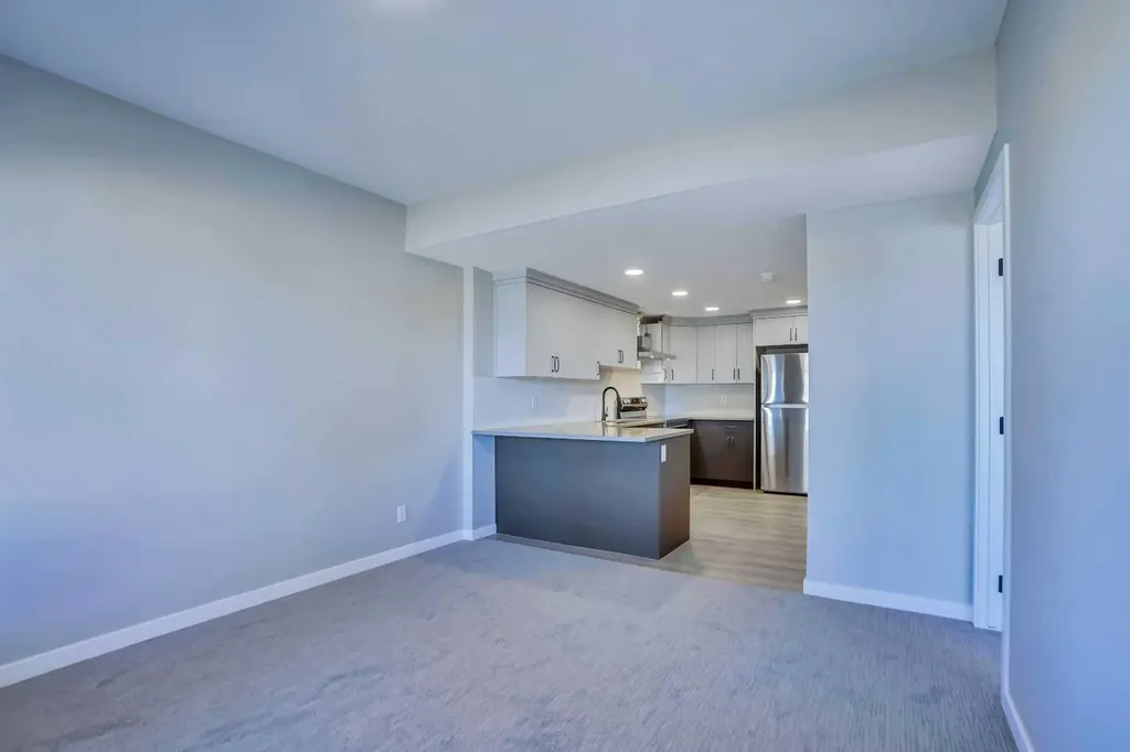 305 Lucas Place NW Calgary AB T3P 2E4