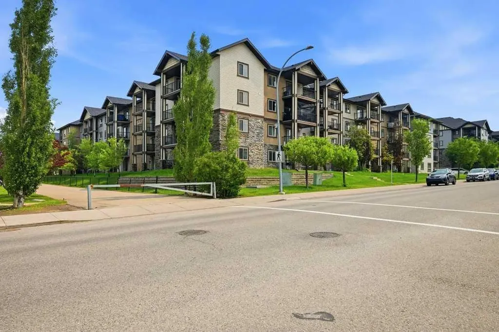 60 Panatella Street NW Calgary AB T3K 0M4