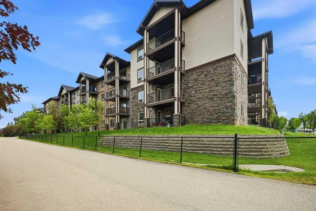 60 Panatella Street NW Calgary AB T3K 0M4