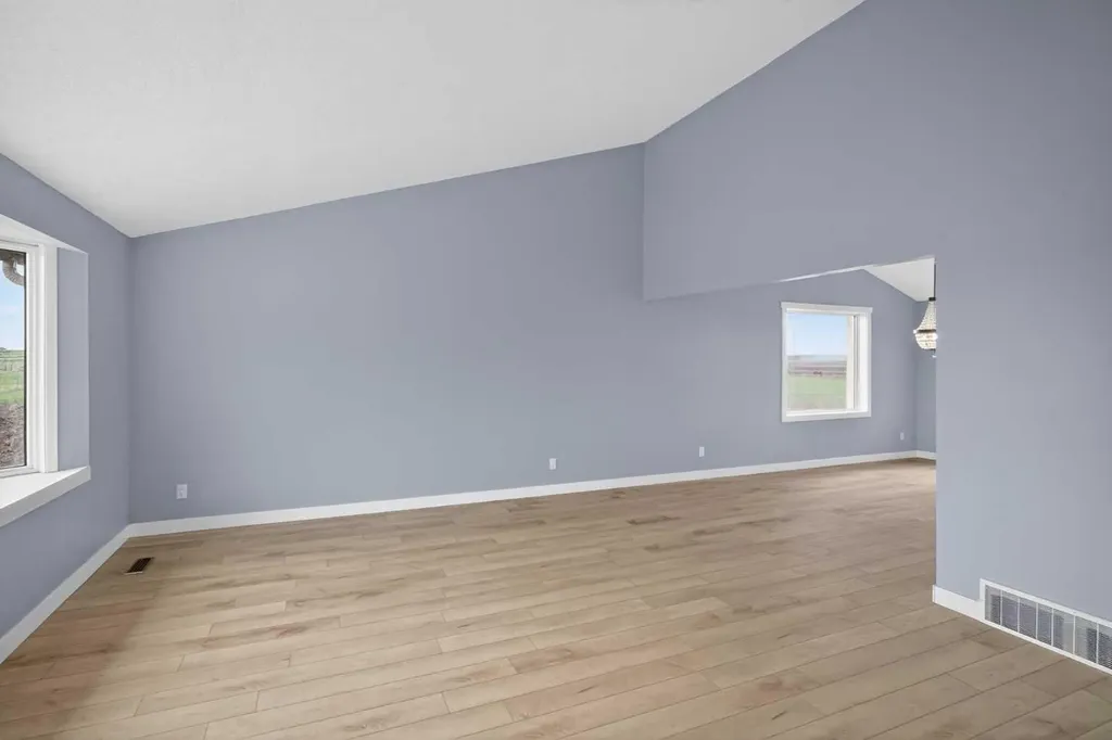 578099 83 Street E Rural Foothills County AB T1V 1R7