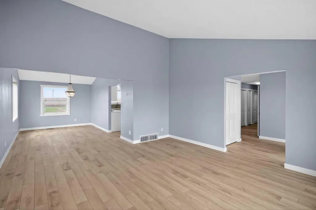 578099 83 Street E Rural Foothills County AB T1V 1R7