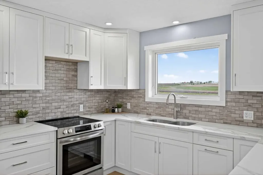 578099 83 Street E Rural Foothills County AB T1V 1R7