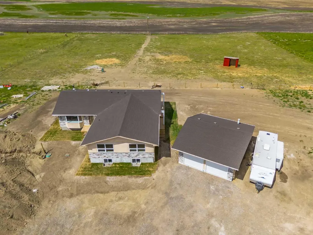 578099 83 Street E Rural Foothills County AB T1V 1R7