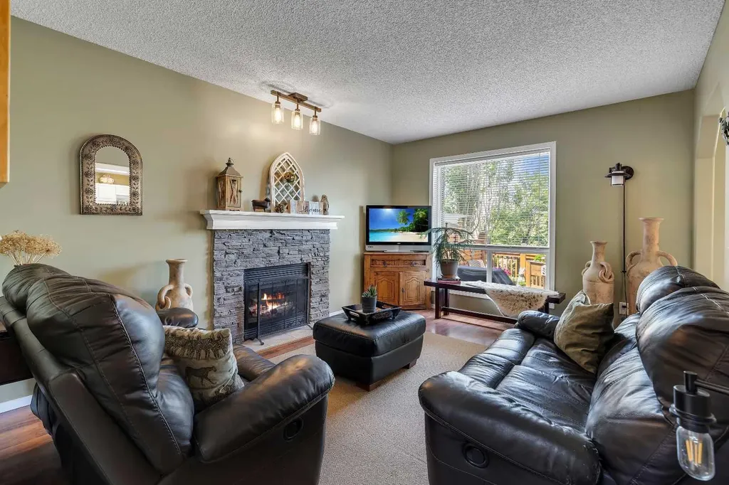 626 Saddlecreek Way NE Calgary AB T3J4A3