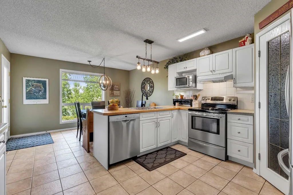 626 Saddlecreek Way NE Calgary AB T3J4A3
