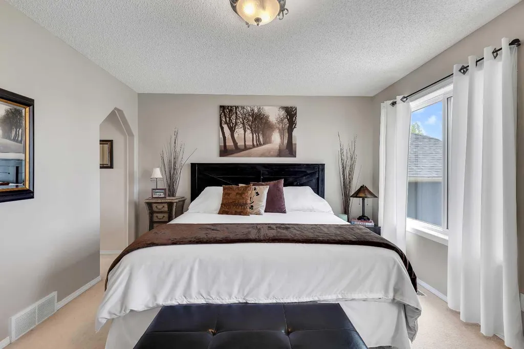 626 Saddlecreek Way NE Calgary AB T3J4A3