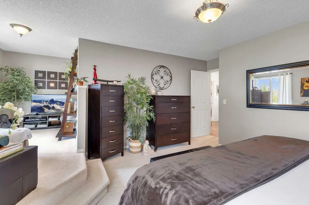 626 Saddlecreek Way NE Calgary AB T3J4A3