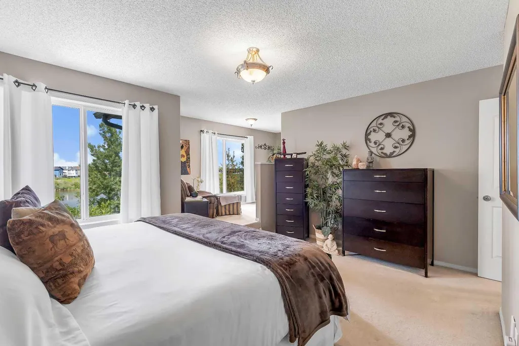 626 Saddlecreek Way NE Calgary AB T3J4A3