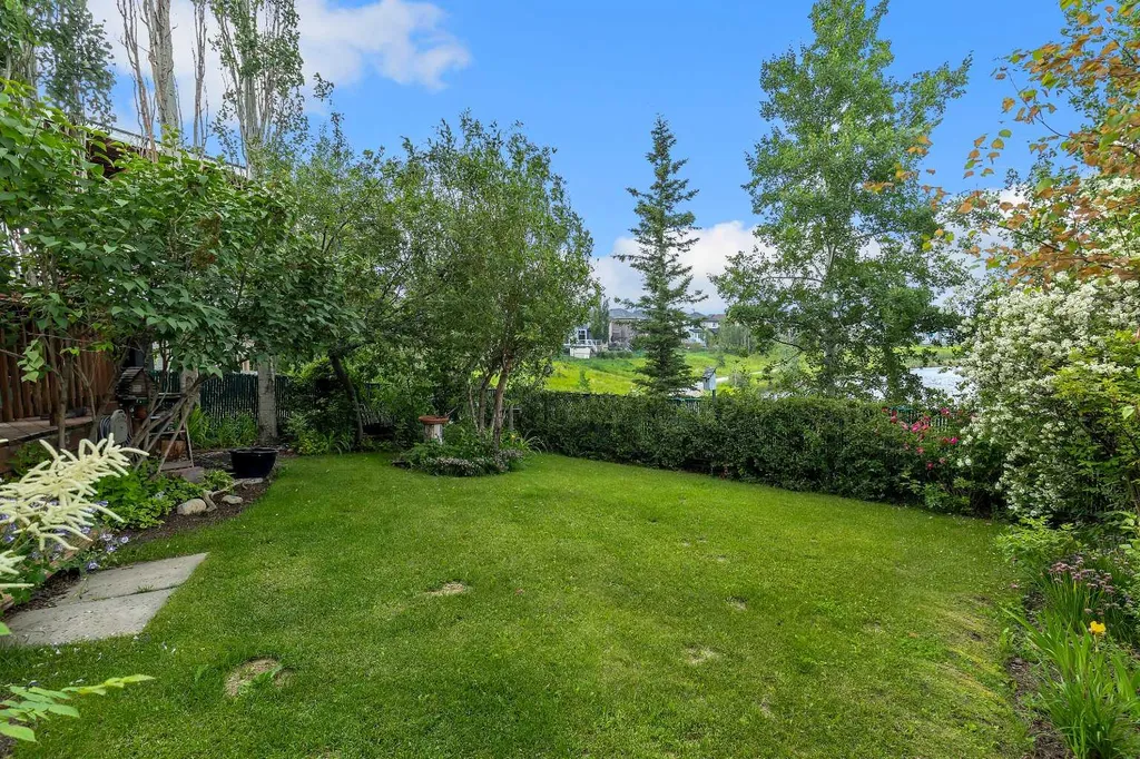626 Saddlecreek Way NE Calgary AB T3J4A3