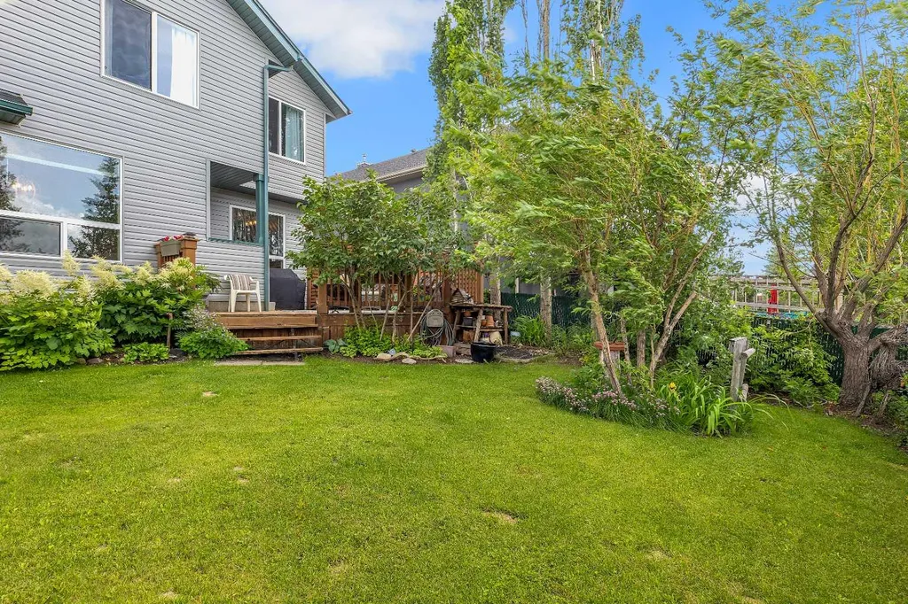 626 Saddlecreek Way NE Calgary AB T3J4A3