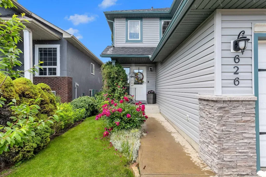 626 Saddlecreek Way NE Calgary AB T3J4A3