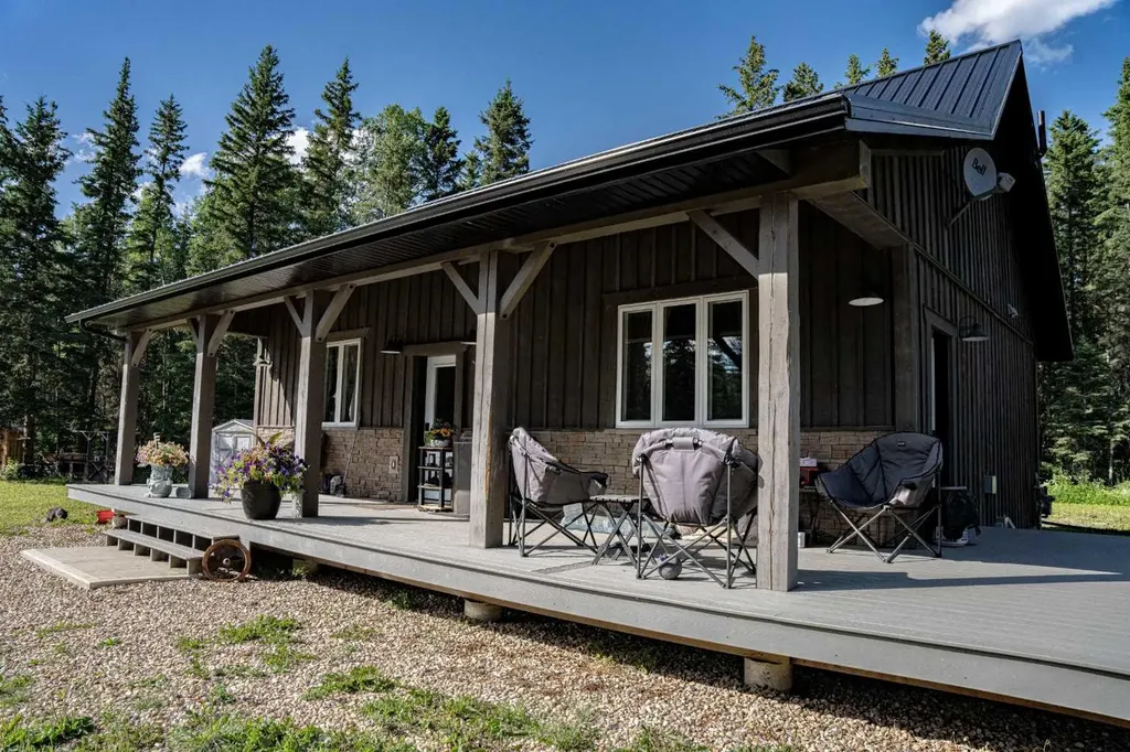 85026 Range Road 204 Rural Northern Sunrise County AB T0H3B0