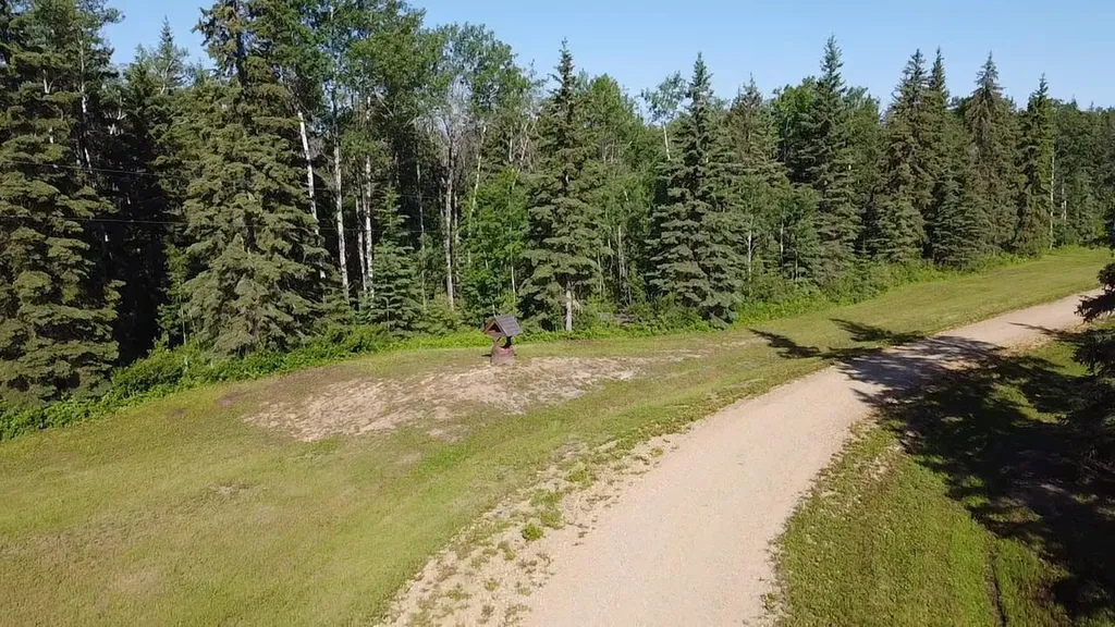 85026 Range Road 204 Rural Northern Sunrise County AB T0H3B0