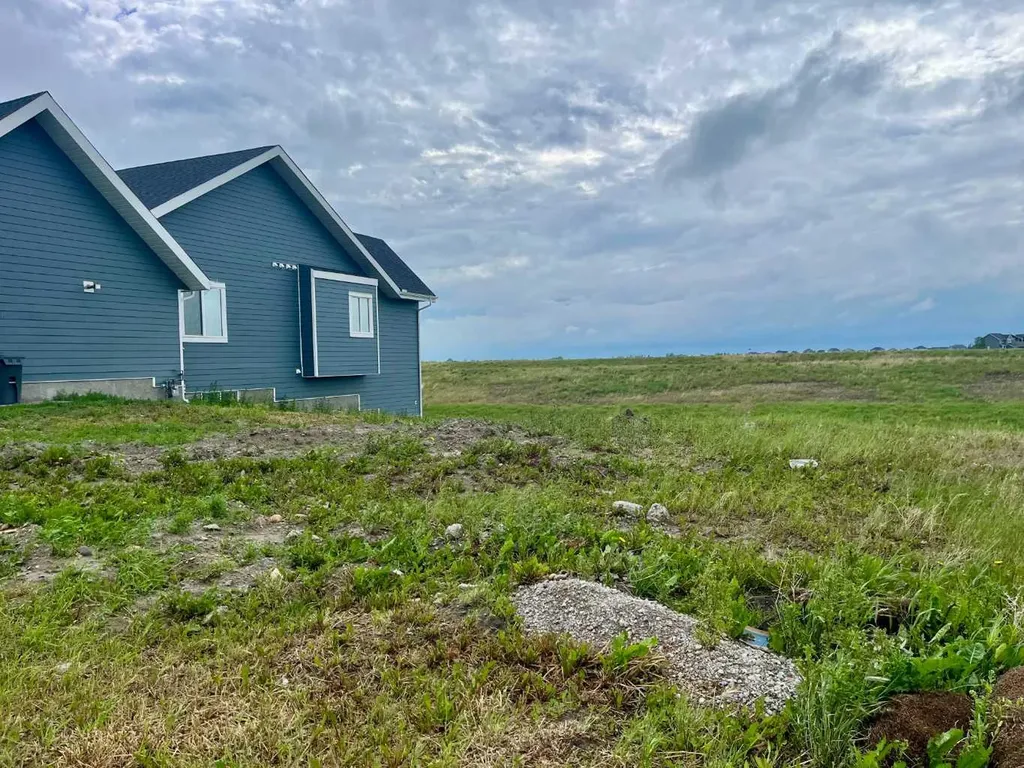 311 Muirfield Crescent Lyalta AB T0J 1Y1