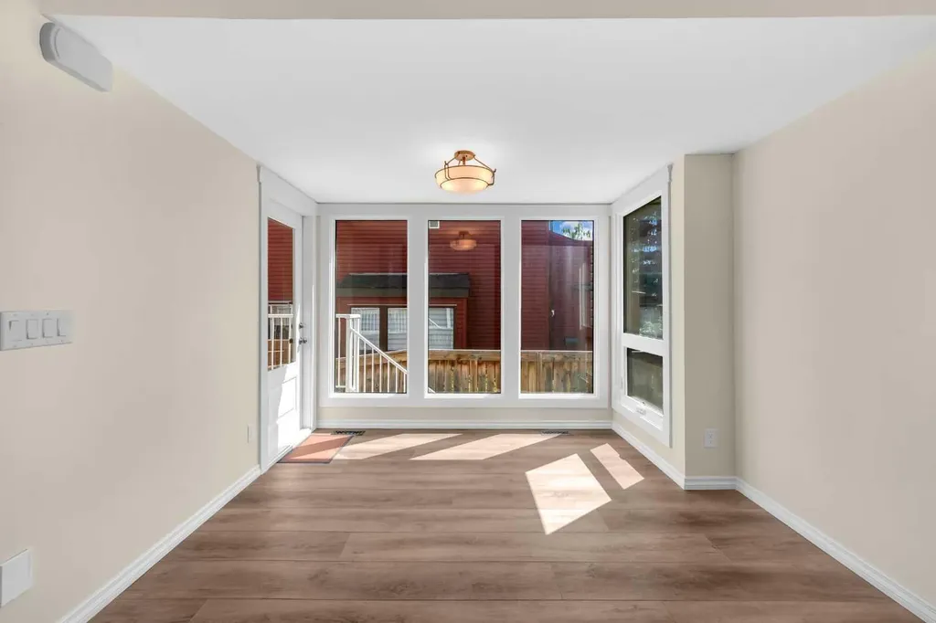 15 Ranch Glen Drive NW Calgary AB T3G 1T2