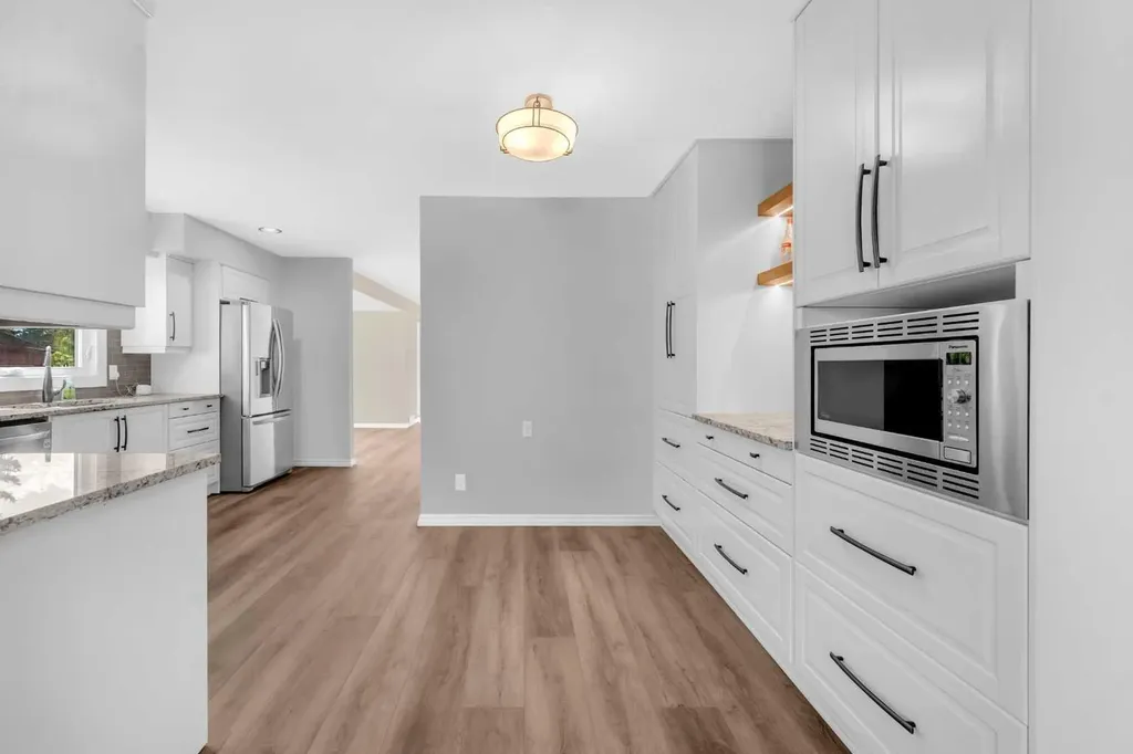 15 Ranch Glen Drive NW Calgary AB T3G 1T2