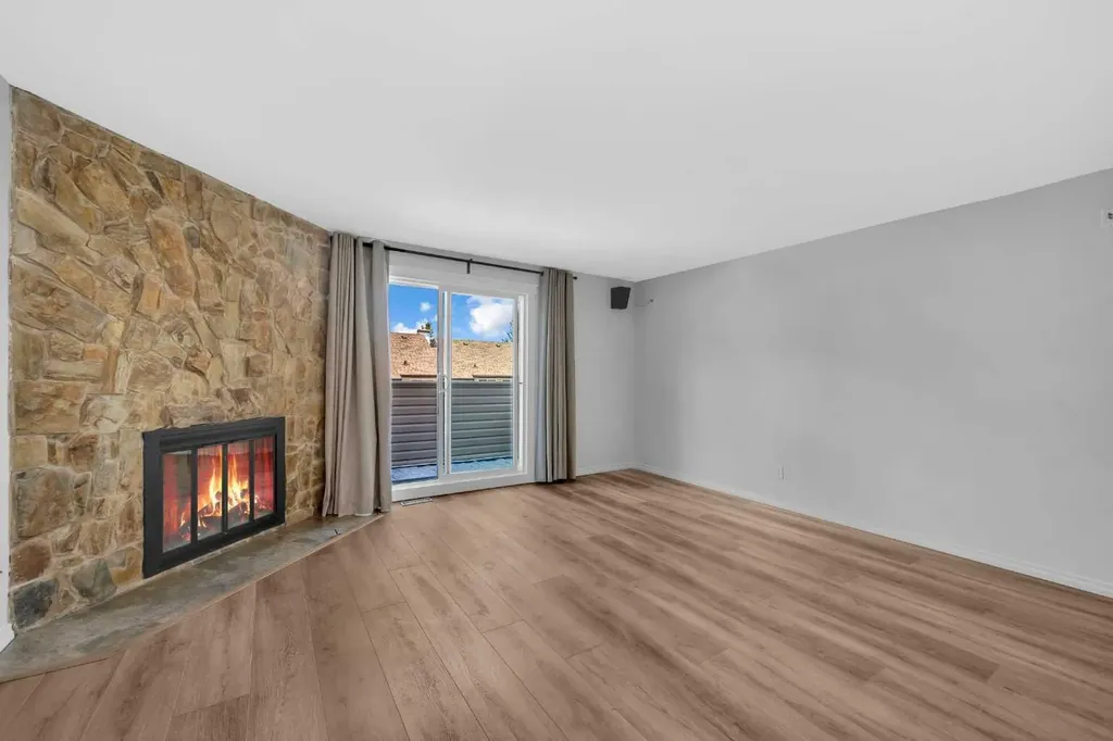 15 Ranch Glen Drive NW Calgary AB T3G 1T2