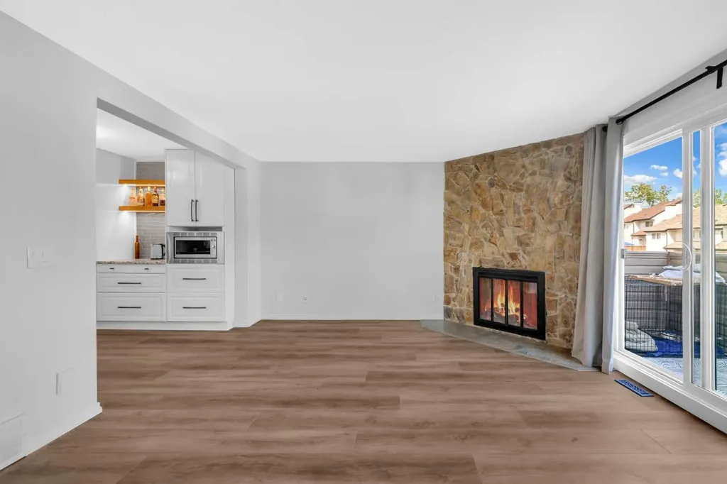 15 Ranch Glen Drive NW Calgary AB T3G 1T2