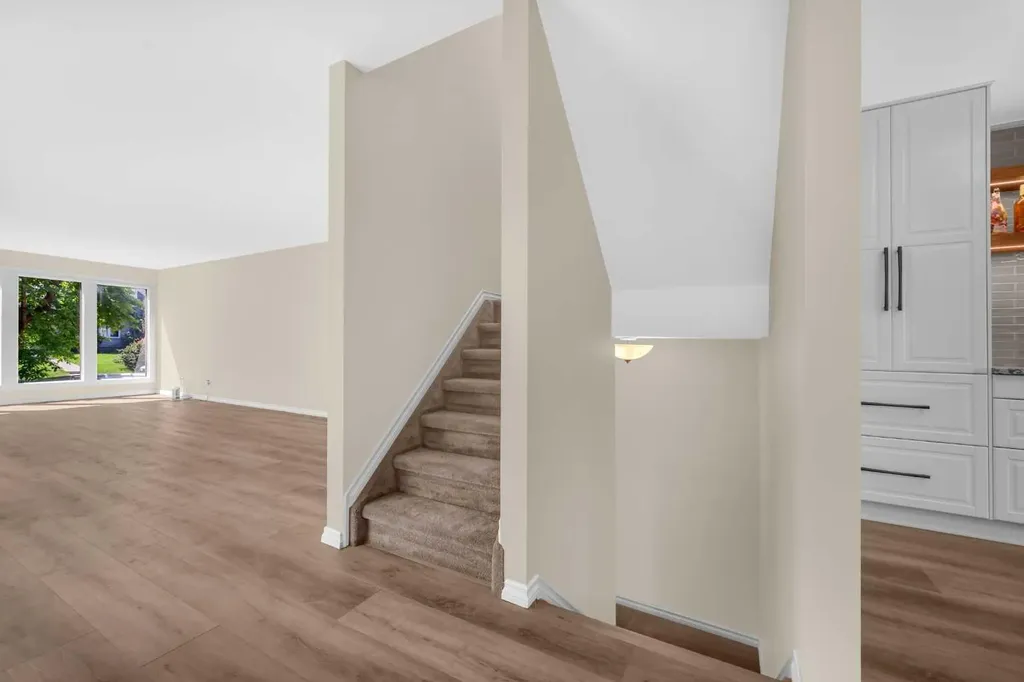 15 Ranch Glen Drive NW Calgary AB T3G 1T2