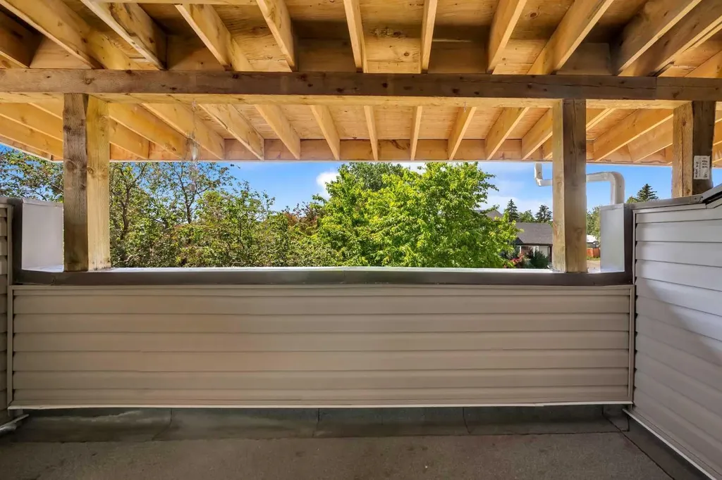 15 Ranch Glen Drive NW Calgary AB T3G 1T2