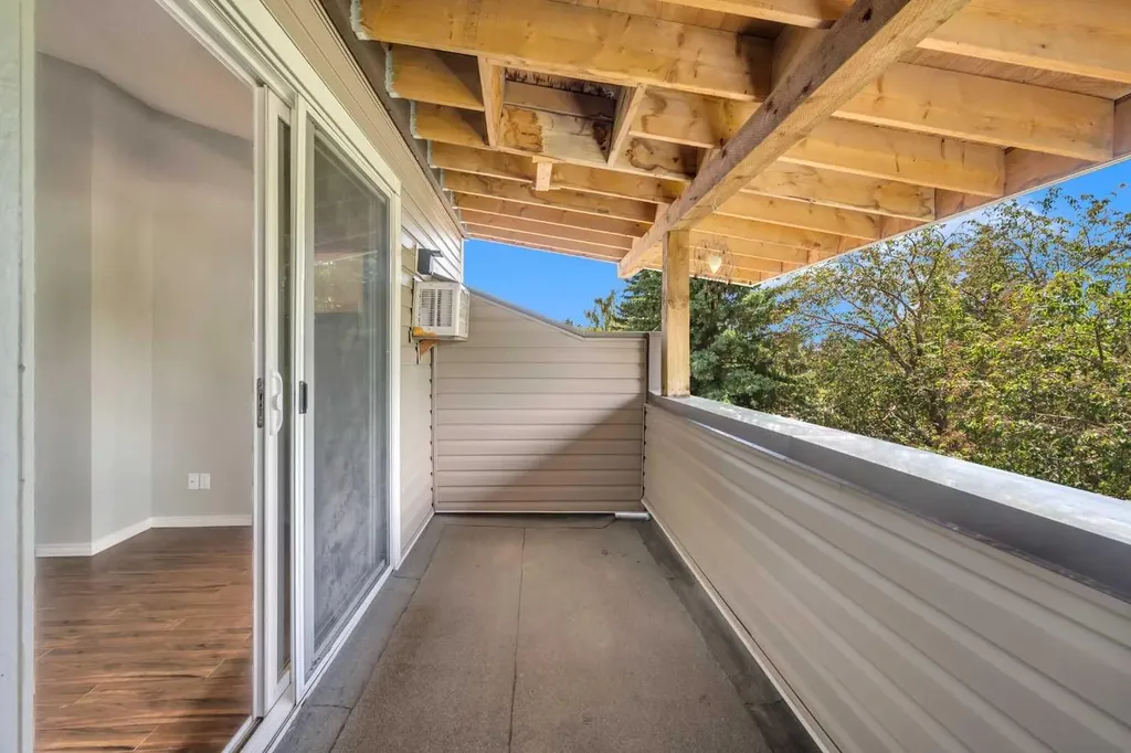 15 Ranch Glen Drive NW Calgary AB T3G 1T2