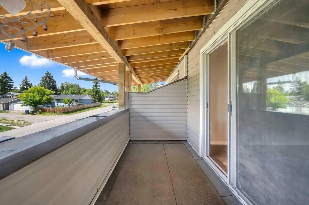 15 Ranch Glen Drive NW Calgary AB T3G 1T2