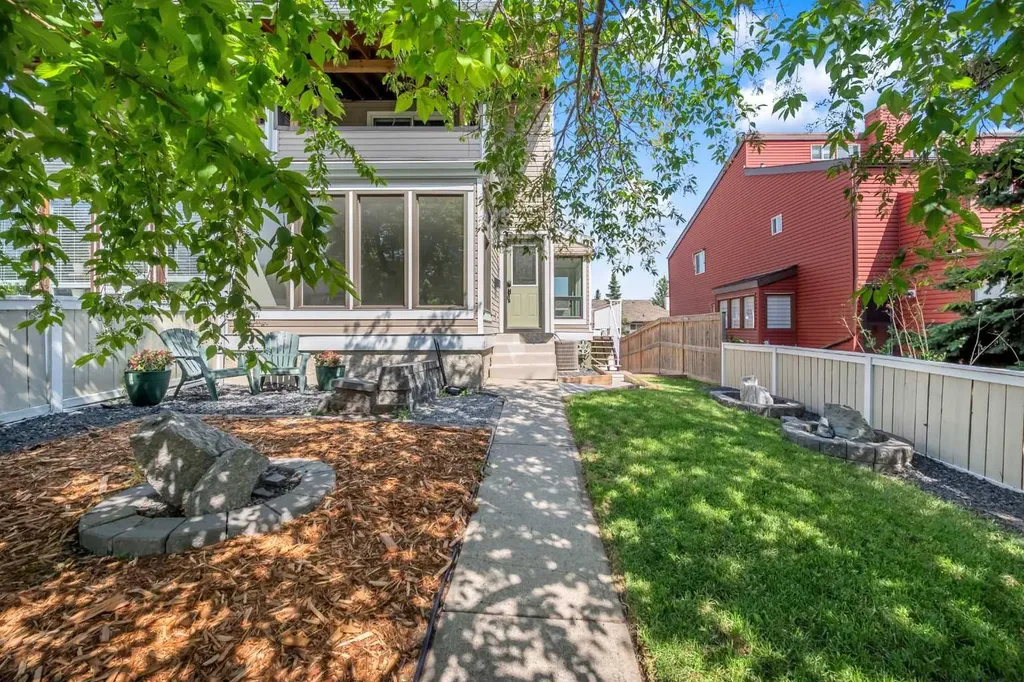 15 Ranch Glen Drive NW Calgary AB T3G 1T2