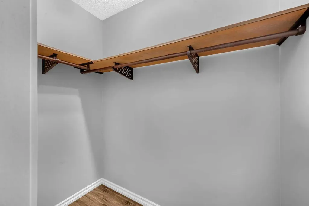 15 Ranch Glen Drive NW Calgary AB T3G 1T2