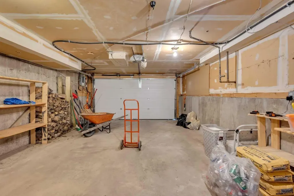 15 Ranch Glen Drive NW Calgary AB T3G 1T2