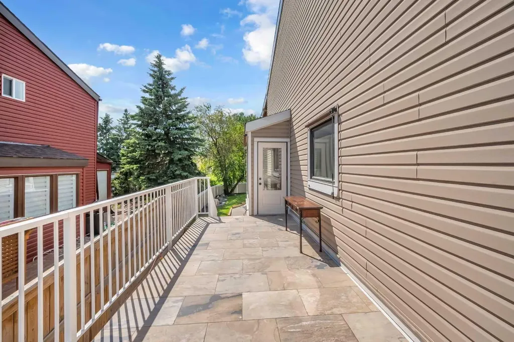 15 Ranch Glen Drive NW Calgary AB T3G 1T2